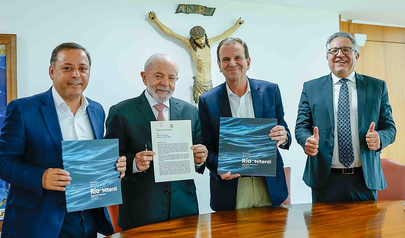 Presidente da República, Luiz Inácio da Silva, durante reunião com o ministro da Secretaria de Relações Institucionais, Alexandre Padilha, prefeito do Rio de Janeiro, Eduardo Paes, e Prefeito de Niterói (RJ), Rodrigo Neves, em Brasília