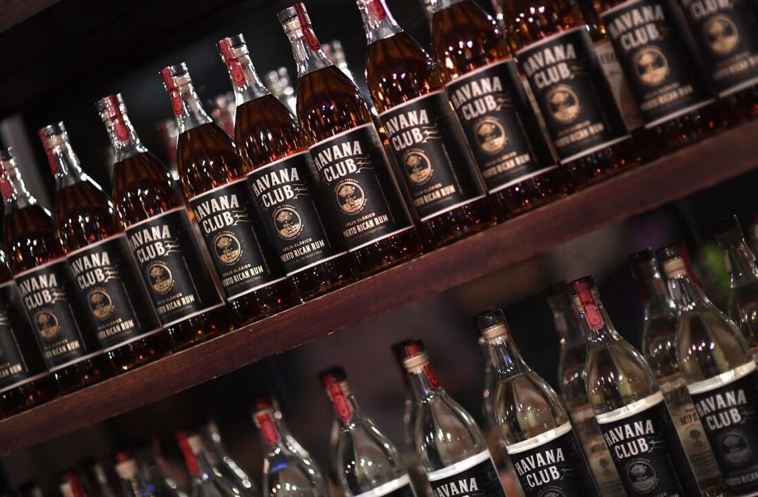 Garrafas de rum Havana Club são fotografadas na cidade de Nova York em 3 de abril de 2018. 