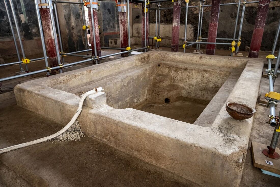 Arqueólogos em Pompeia descobriram um complexo de banhos termais privados onde os hóspedes mergulhavam antes de se sentarem para suntuosos banquetes