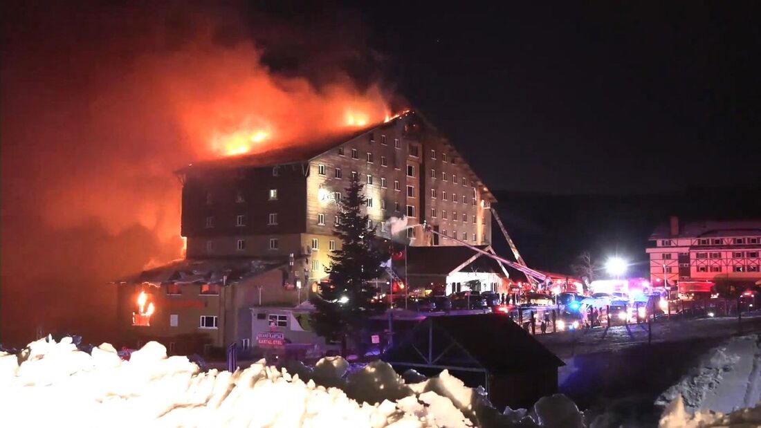 Incêndio em estação de esqui na Turquia deixa 10 mortos