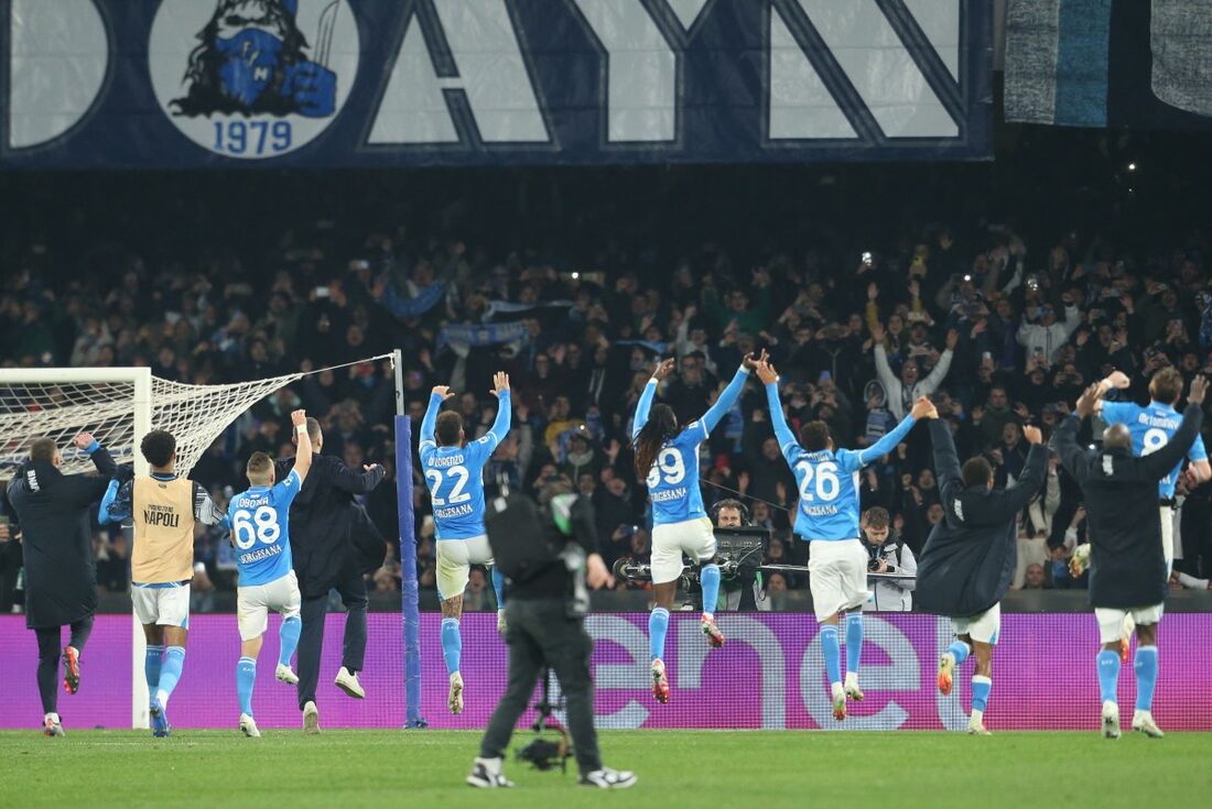 Jogadores do Napoli celebram vitória