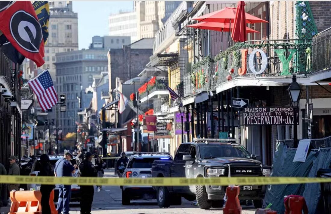 Rua Bourbon, uma das mais movimentadas de Nova Orleans, onde ocorreu ataque que deixou 10 mortos na noite de Ano Novo 