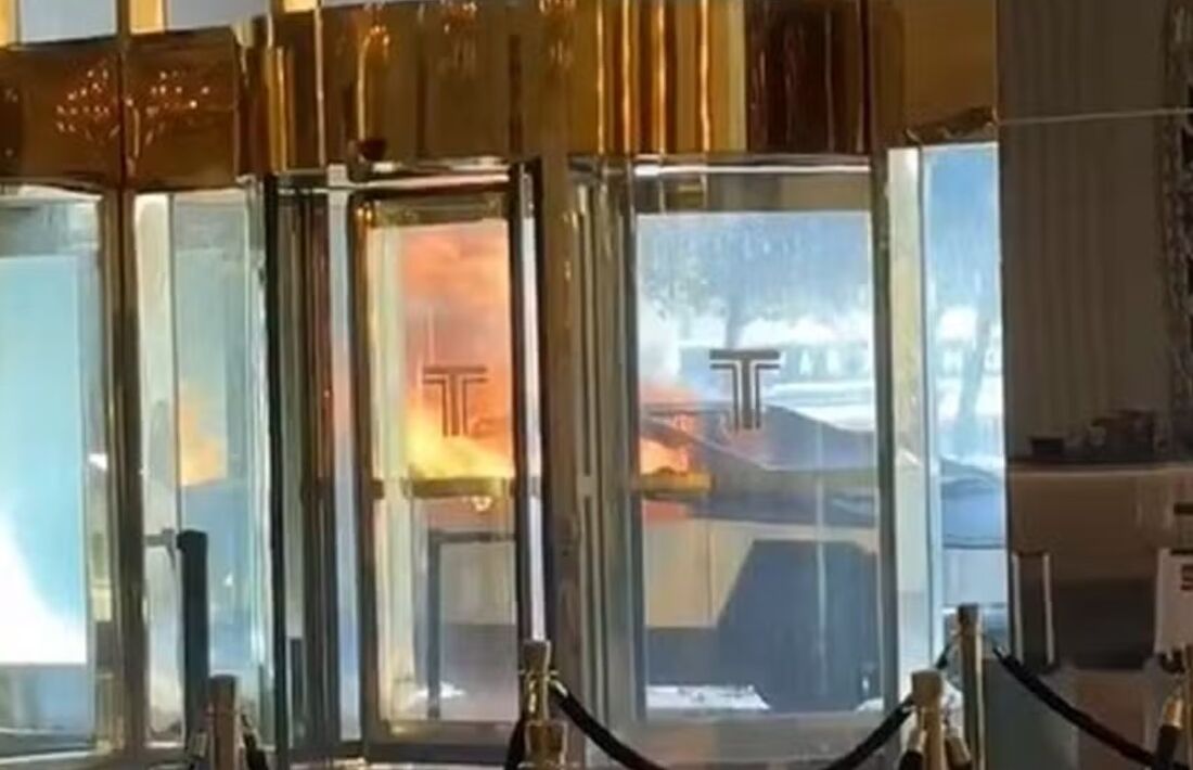 Picape da Tesla pega fogo em frente a hotel de Trump em Las Vegas