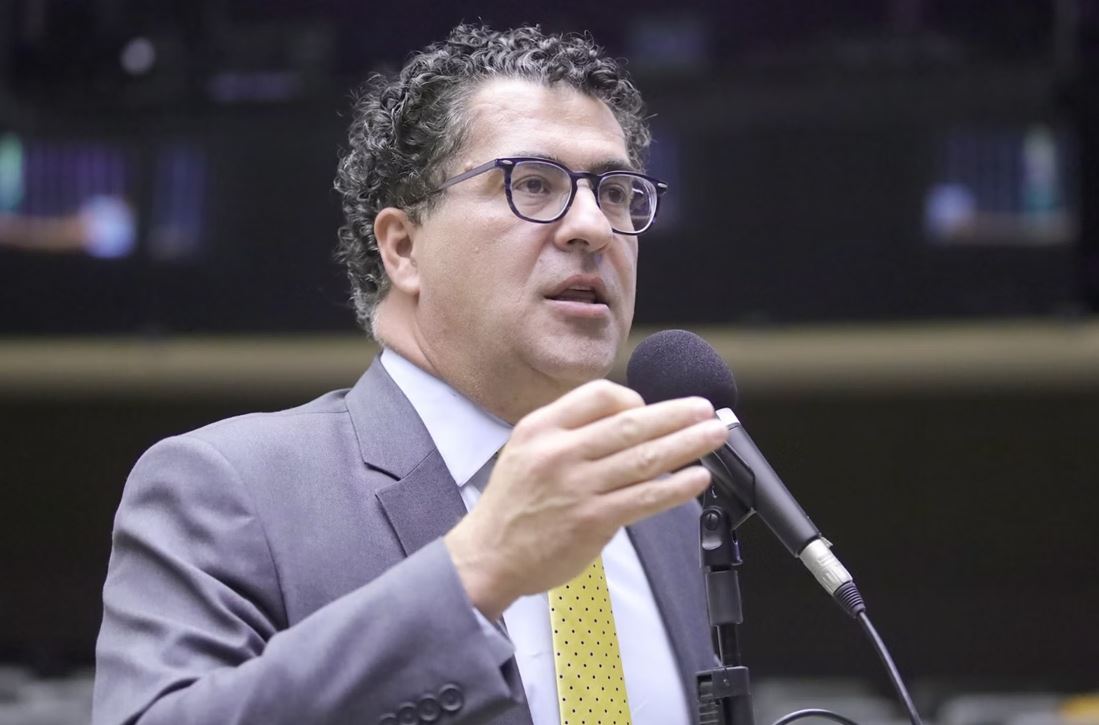 Deputado Alencar Santana (PT-SP) é vice-líder do Governo Lula na Câmara