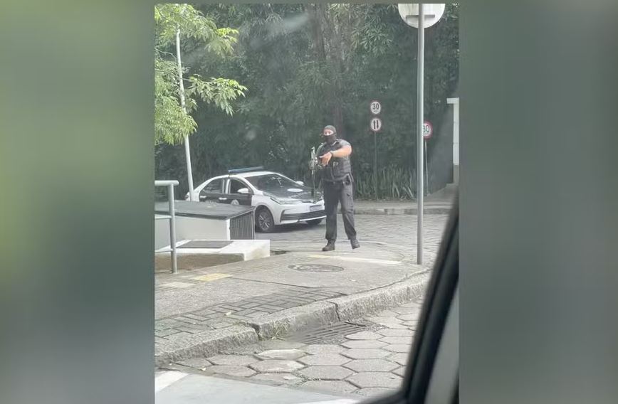 Agentes entraram na Fiocruz durante a operação