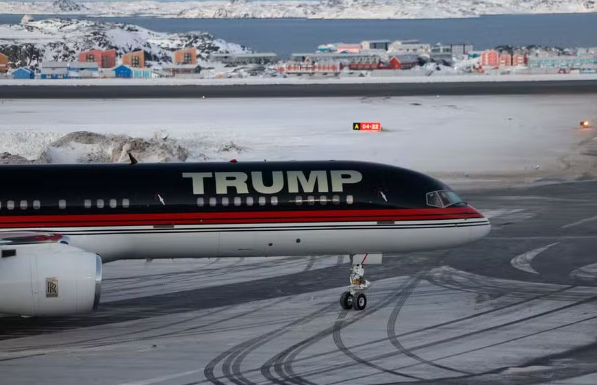 Uma aeronave supostamente transportando o empresário americano Donald Trump Jr. chega a Nuuk, na Groenlândia 