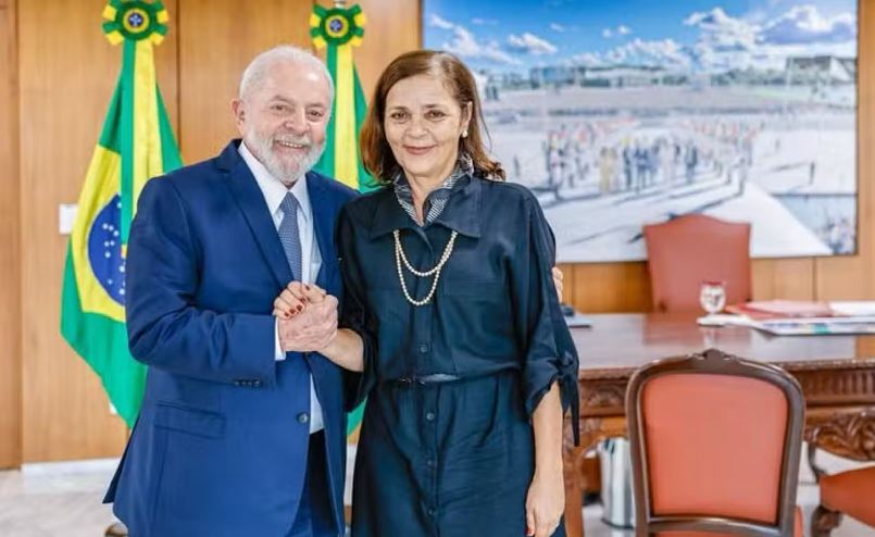 O presidente Lula e Glivânia Maria de Oliveira, embaixadora do Brasil na Venezuela 