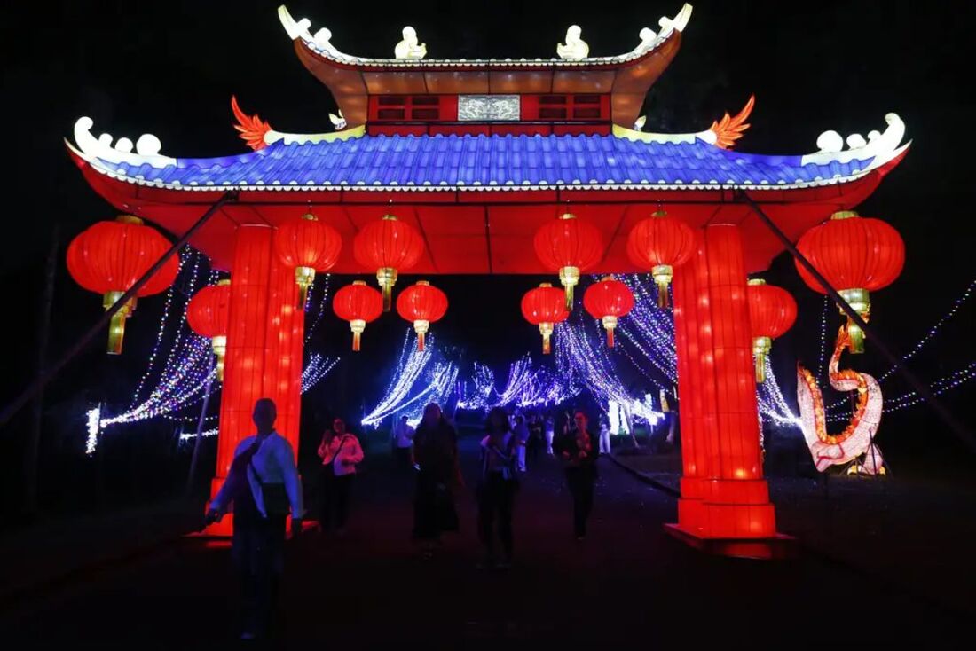 Todas essas esculturas chinesas estão em exposição no Jardim Botânico de São Paulo