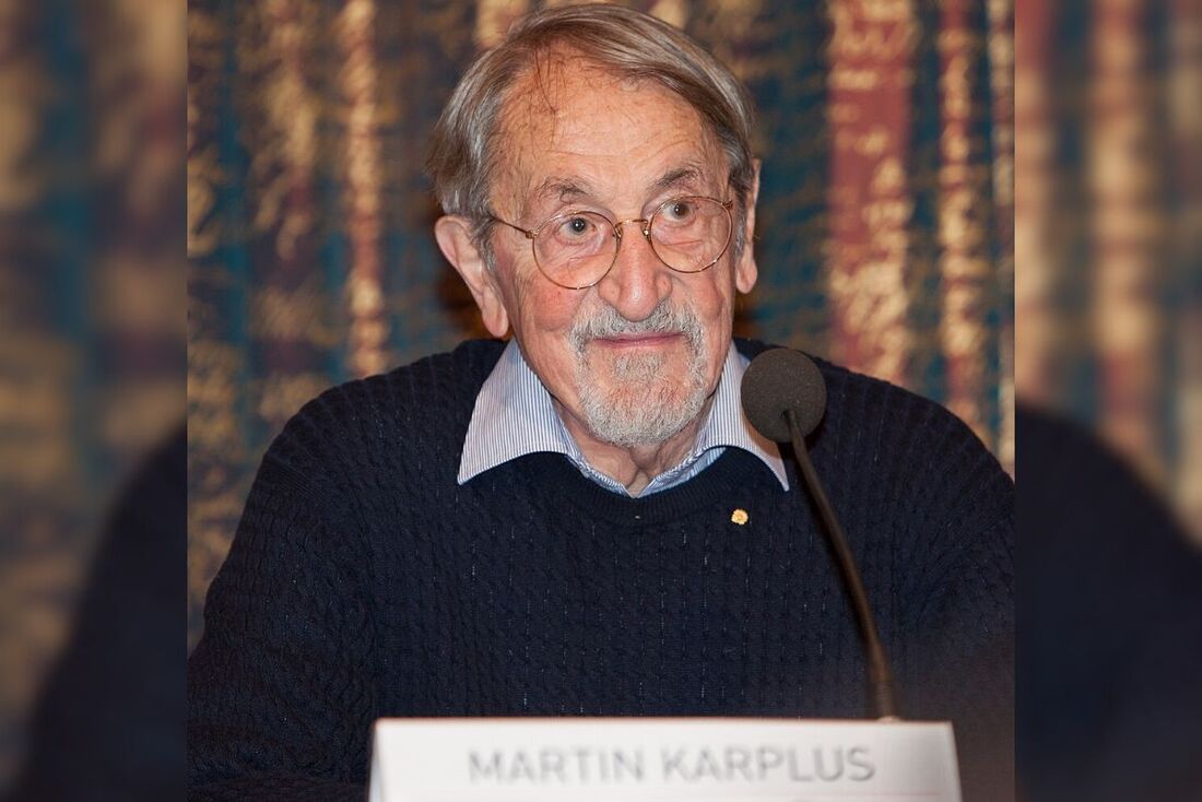 O renomado pesquisador austro-americano Martin Karplus, ganhador do Prêmio Nobel de Química em 2013.