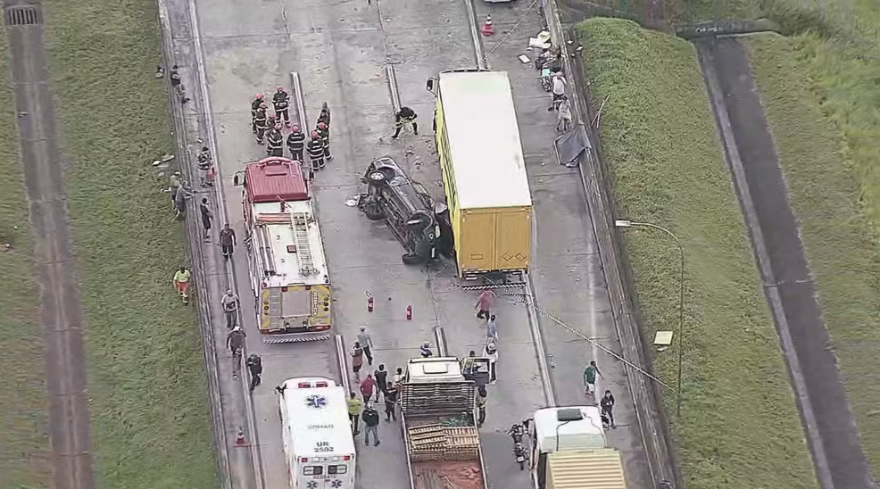 O engavetamento provocou congestionamento de cerca de 10 quilômetros (entre o km 72 ao 63)