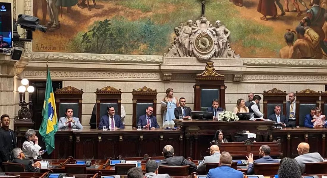 Eduardo Paes participa da sessão de posse na Câmara Municipal do Rio 