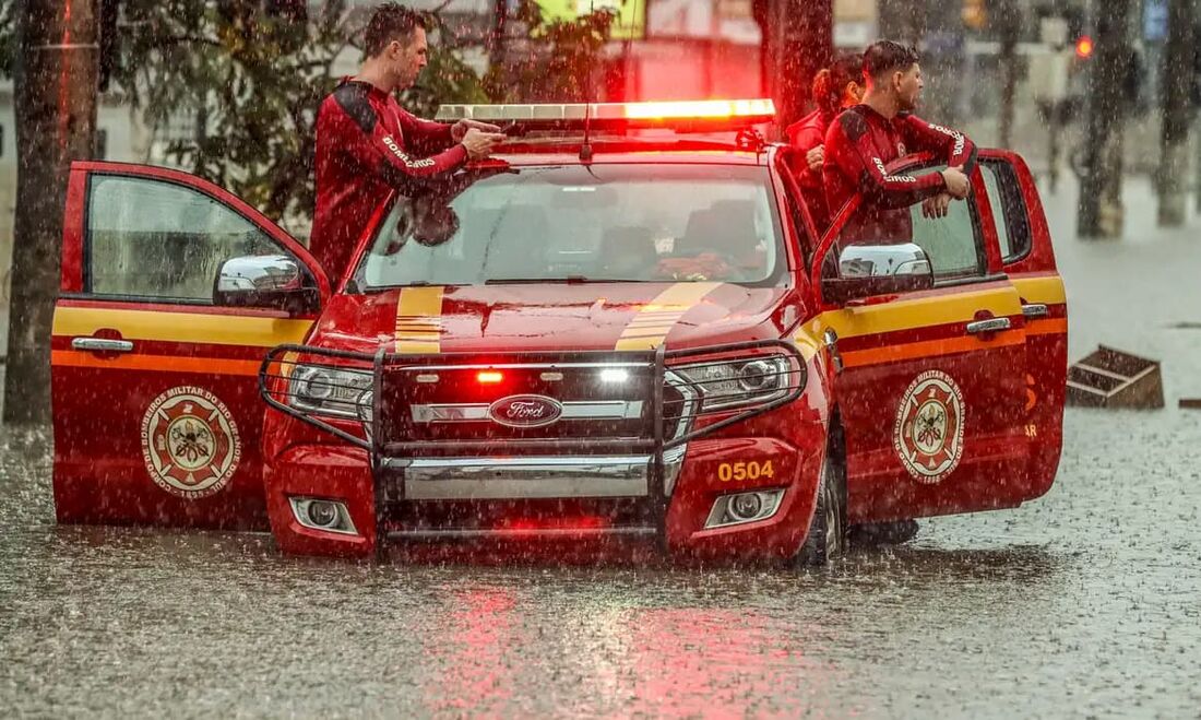 Relatório mundial de direitos humanos cita enchentes no Rio Grande do Sul como ameaça