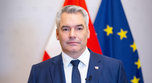 O primeiro-ministro conservador da Áustria, Karl Nehammer