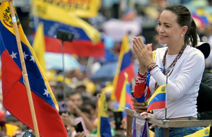 María Corina Machado convoca boicote a próximas eleições na Venezuela após denúncias de fraude