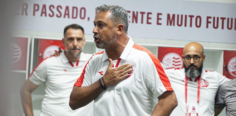 Marquinhos Santos, técnico do Náutico