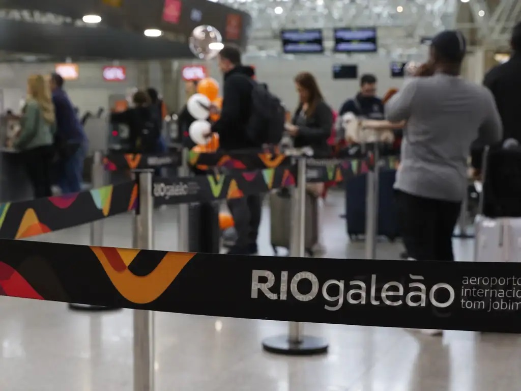 Homem foi preso durante desembarque no Aeroporto Internacional do Galeão, no Rio de Janeiro