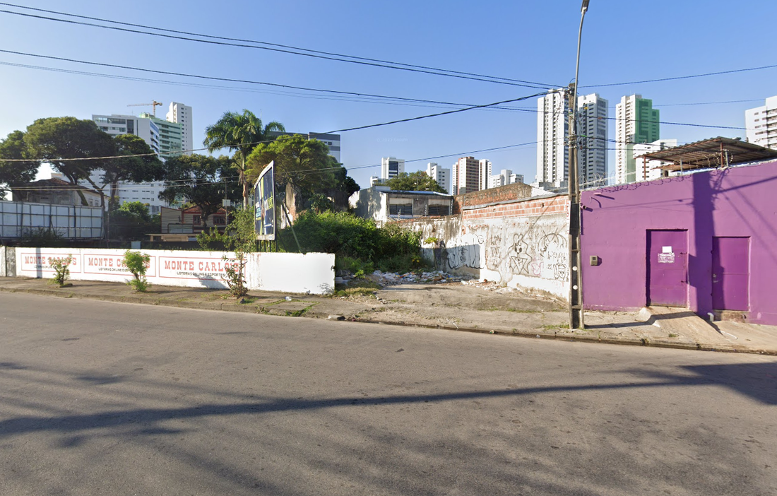 Corpo foi localizado em terreno na rua Benfica, nas proximidades com a avenida José Gonçalves de Medeiros