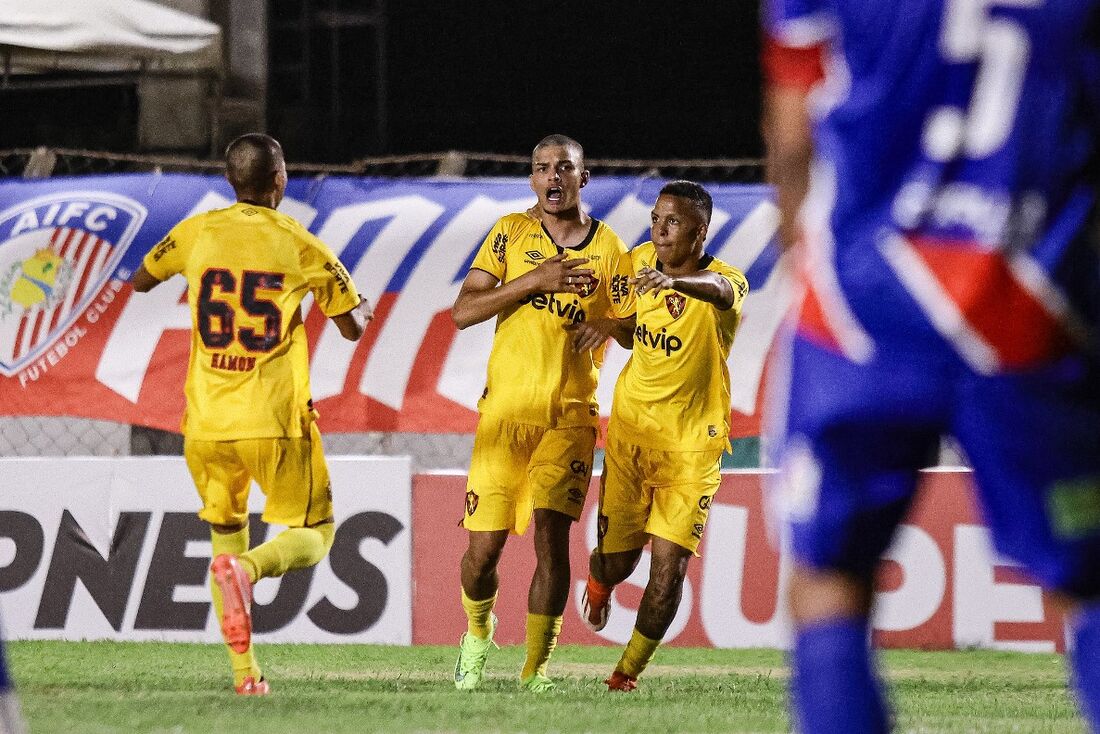 Ramon e Felipinho se destacaram em empate do Sport diante do Afogados