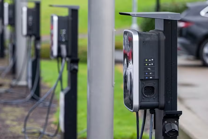 Estações de carregamento para carros elétricos nos arredores da capital norueguesa, Oslo, capital norueguesa 