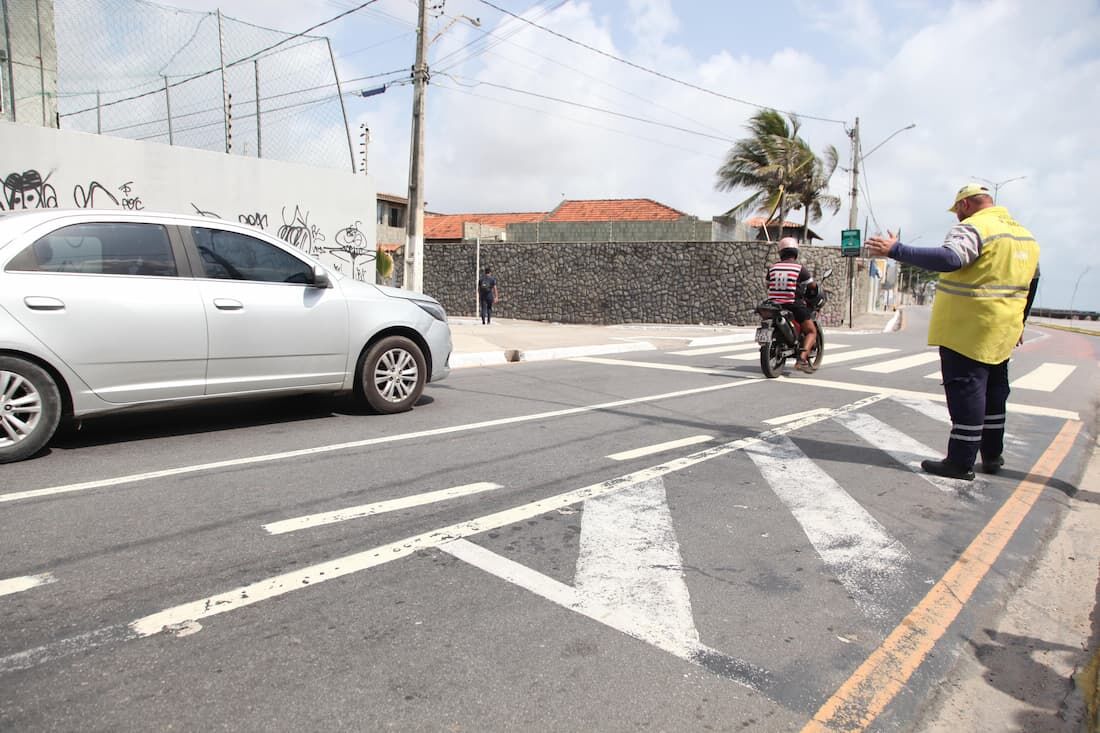 Mudanças de trânsito para construção de lombadas na Beira Mar de Olinda