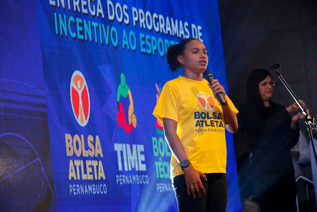 Cerimônia de entrega dos programas esportivos