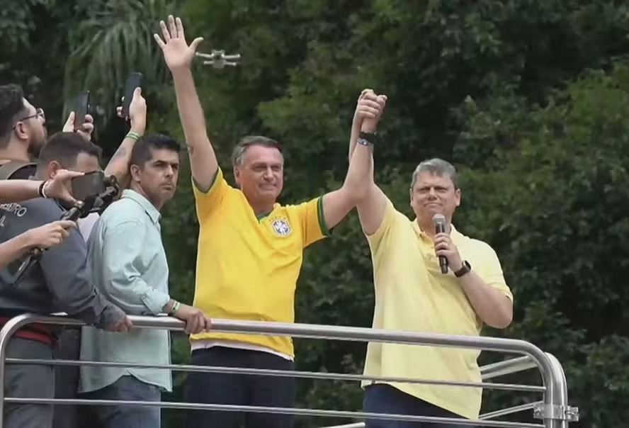 O ex-presidente Jair Bolsonaro e o governador do Estado de São Paulo, Tarcísio Freitas