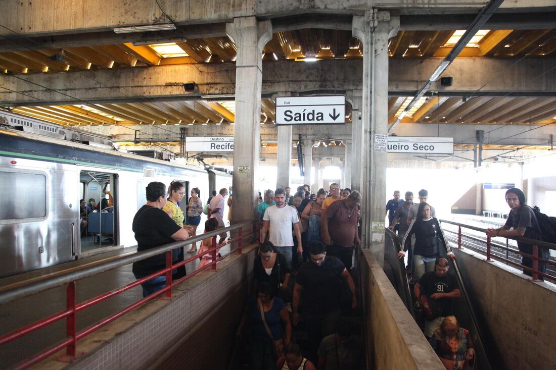 Ramal Camaragibe e Linha Sul do Metrô do Recife voltam a funcionar