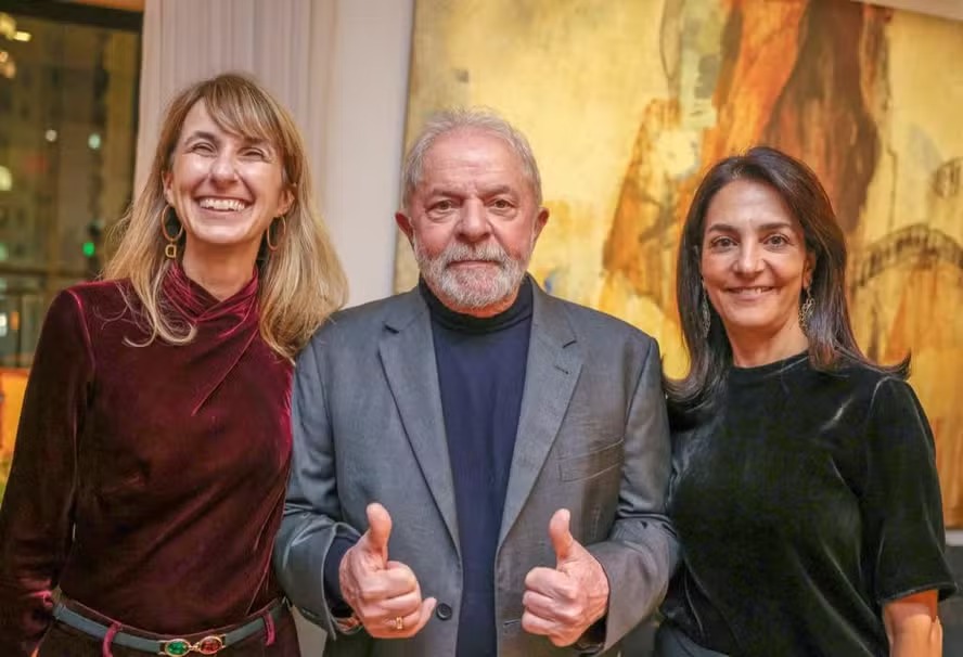 Lula em encontro do grupo 'Prerrogativas' com as advogadas Dora Cavalcanti e Flávia Rahal 