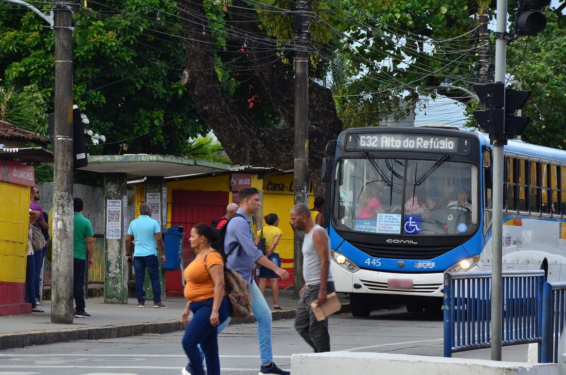 O transporte de passageiros ainda opera 23,7% aquém do pico.