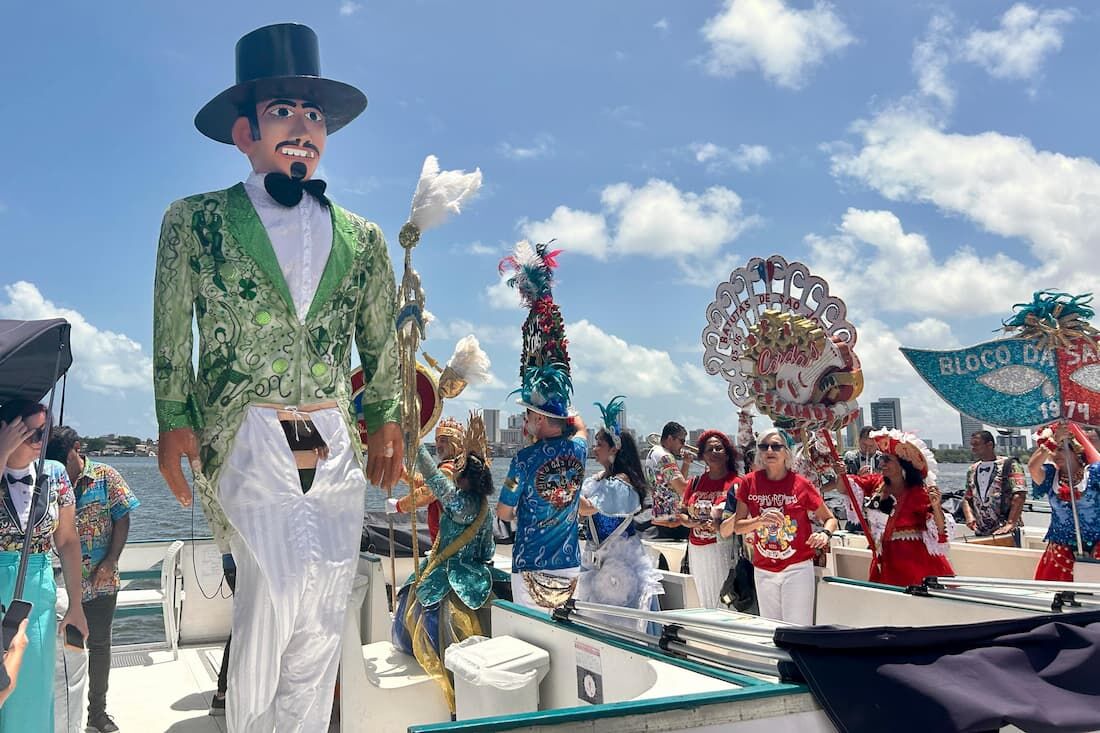 Homem da Meia-Noite comemorará aniversário em passeio de Catamaran