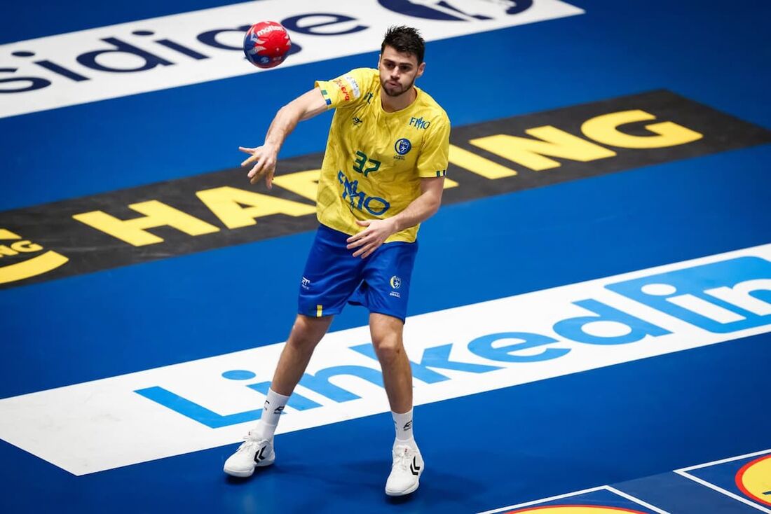 Brasil está a uma vitória de avançar às quartas de final do Mundial de Handebol 