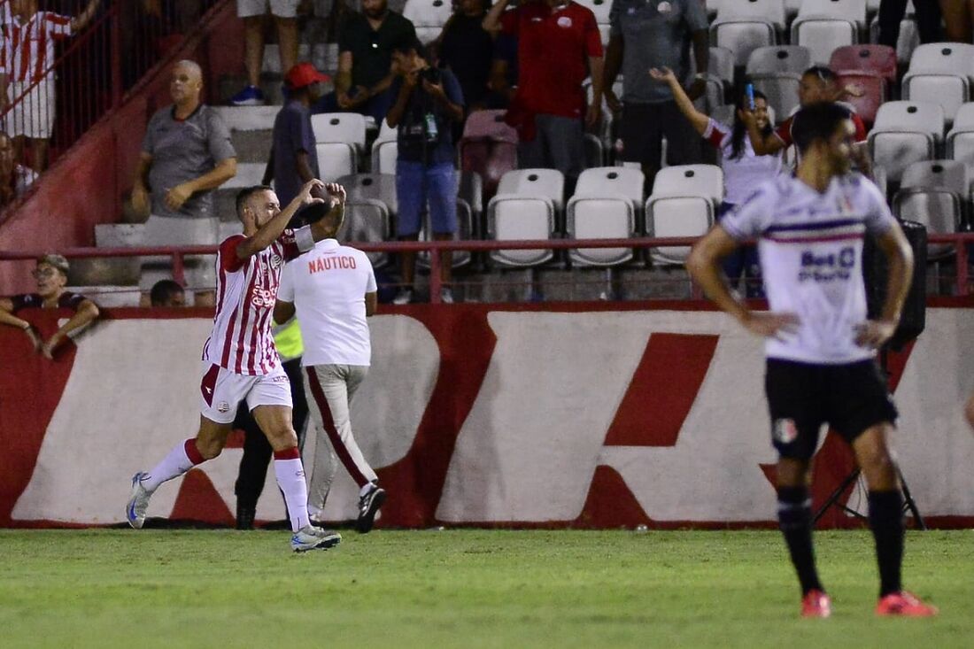 Paulo Sérgio, atacante do Náutico