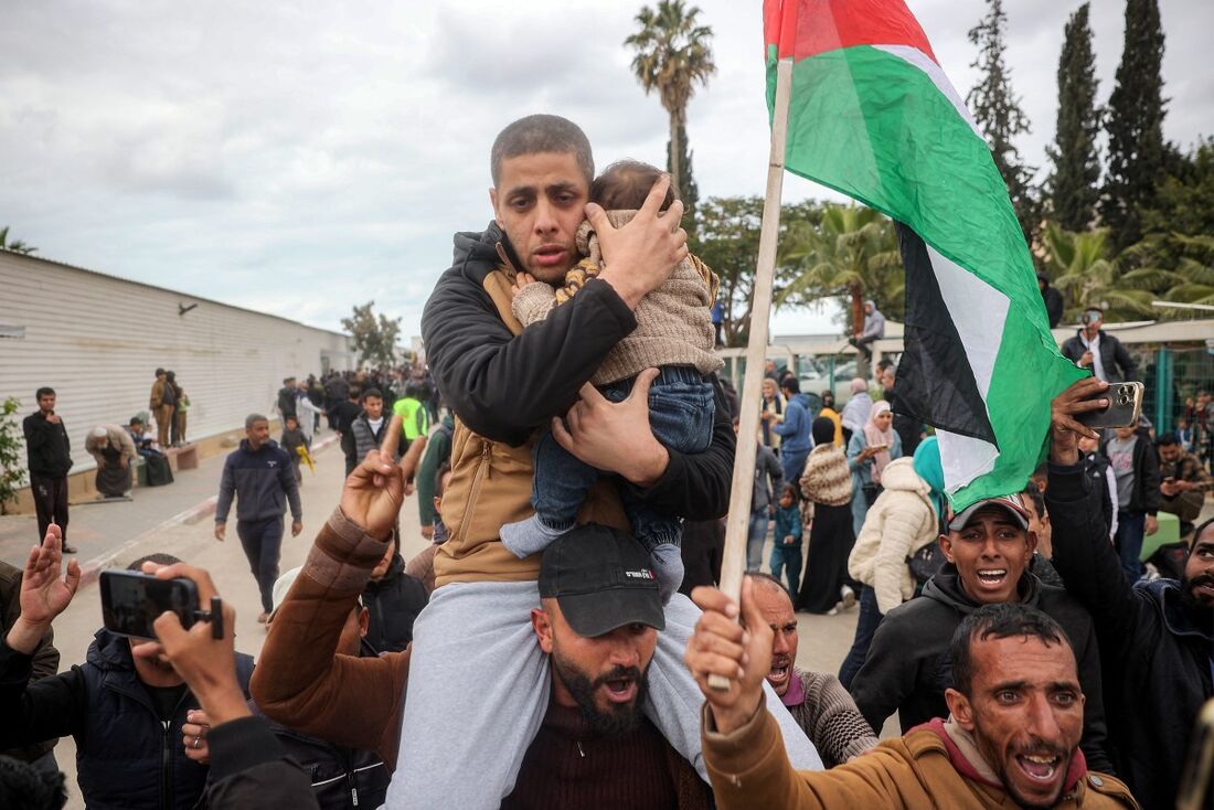 Um dos 183 reféns palestinos liberados por Israel