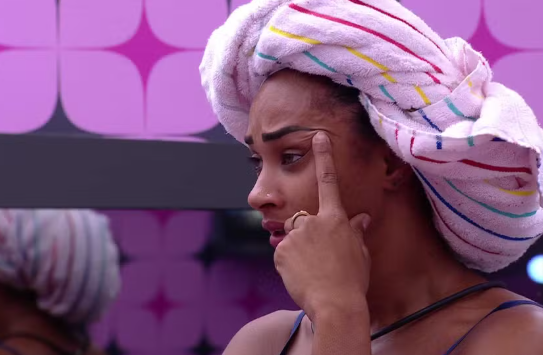 A sister Aline enquanto explicava o desentendimento com Diogo Almeida