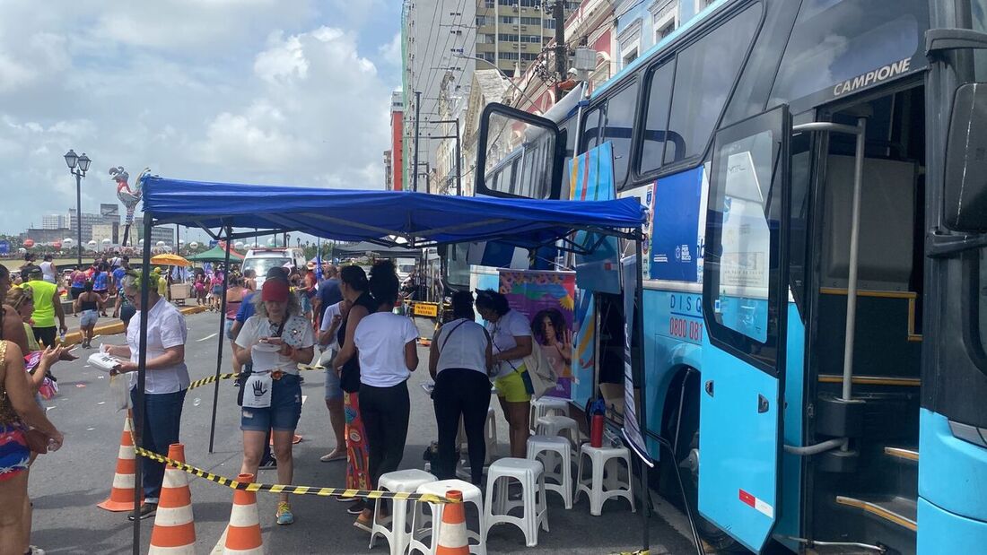 Ouvidoria da SDS realiza atendimento aos foliões