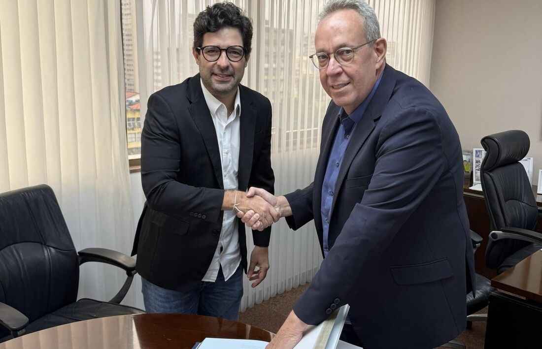 Deputado Álvaro Porto (PSDB) transmitiu, neste sábado (08.02), o cargo ao vice-presidente da Casa, deputado Rodrigo Farias (PSB)