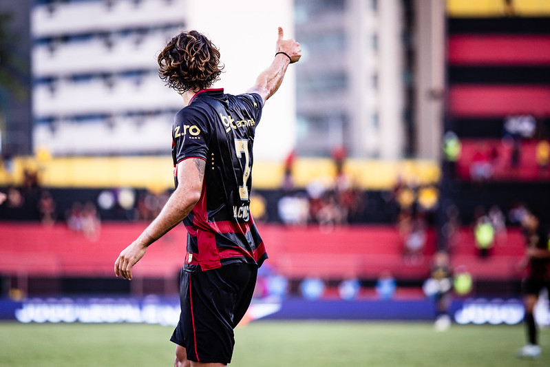 Gonçalo Paciência, atacante do Sport 