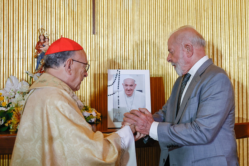 Missa pela saúde do papa Francisco aconteceu na capela Nossa Senhora da Conceição, dentro da residência oficial
