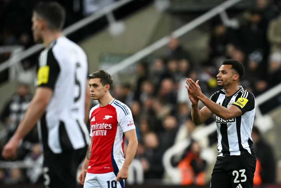 Newcastle vence Arsenal e volta a disputar a final da Copa da Liga Inglesa