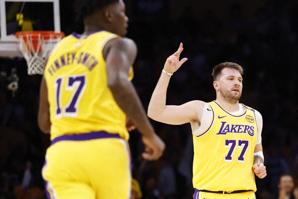 Luka Doncic estreia pelos Lakers na NBA