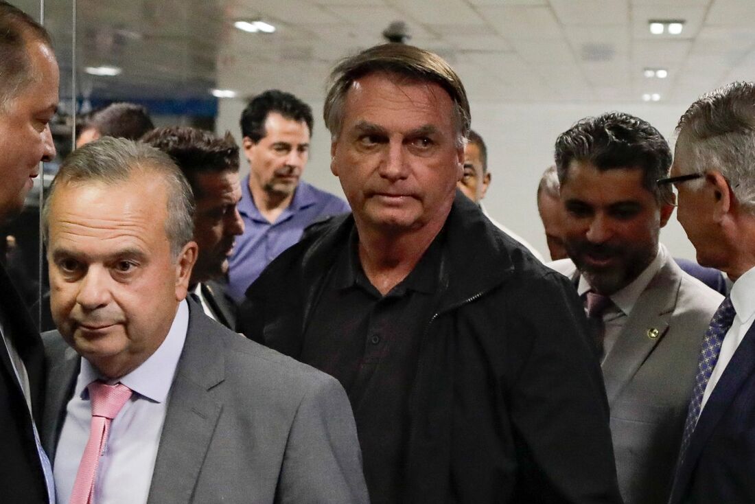 Ex-presidente Jair Bolsonaro é denuncia por participação em trama golpista
