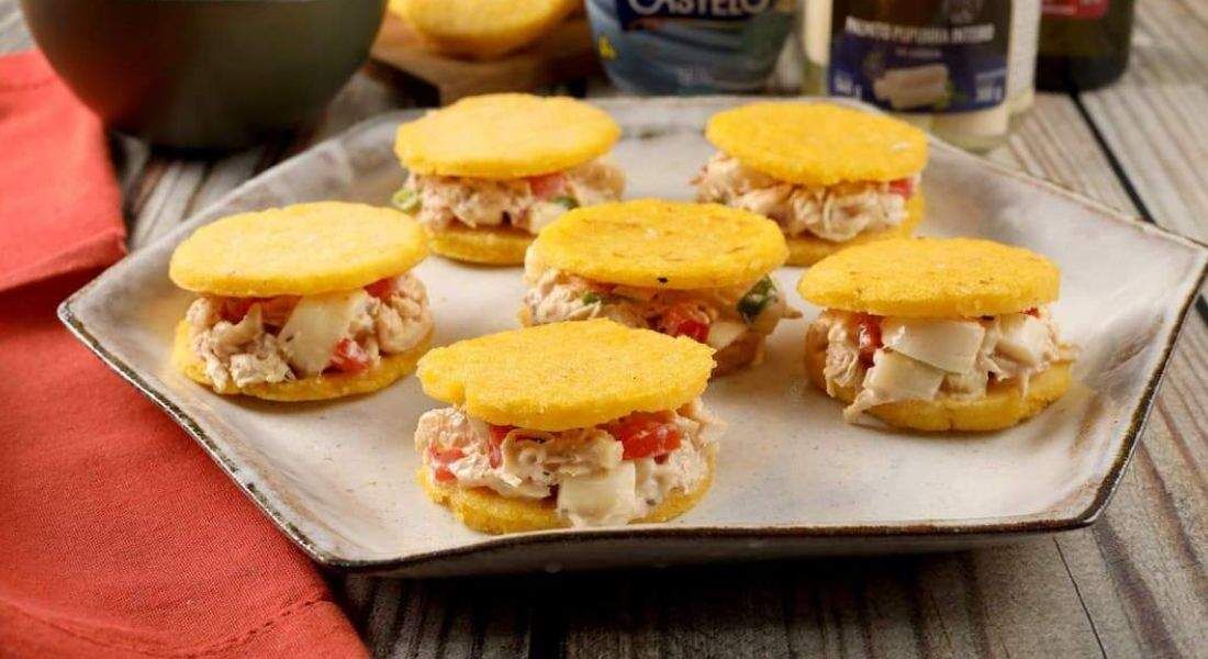 Arepa é tradicional receita venezuelana, à base de milho