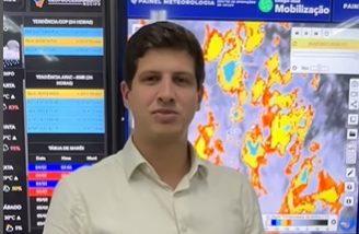 João Campos monitora chuvas no Recife