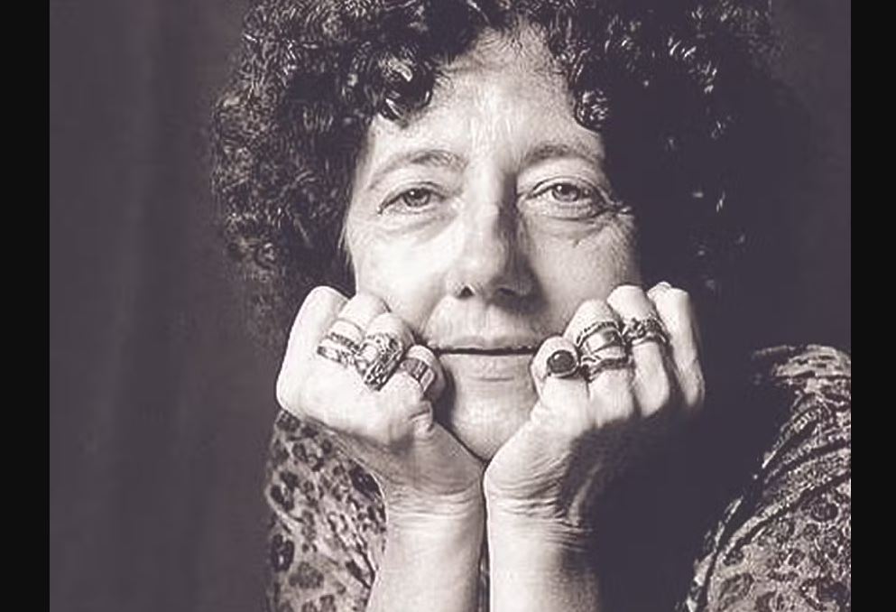 A escritora portuguesa Maria Teresa Horta chegou a ser eleita pela BCC uma das "100 mulheres mais influentes e inspiradoras de todo o mundo