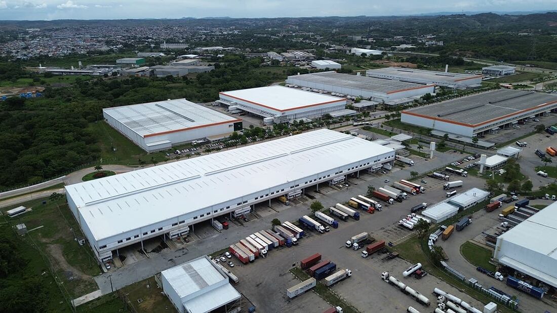 A CIAT conta com estrutura própria que dispõe de um serviço de logística associada ao transporte multimodal