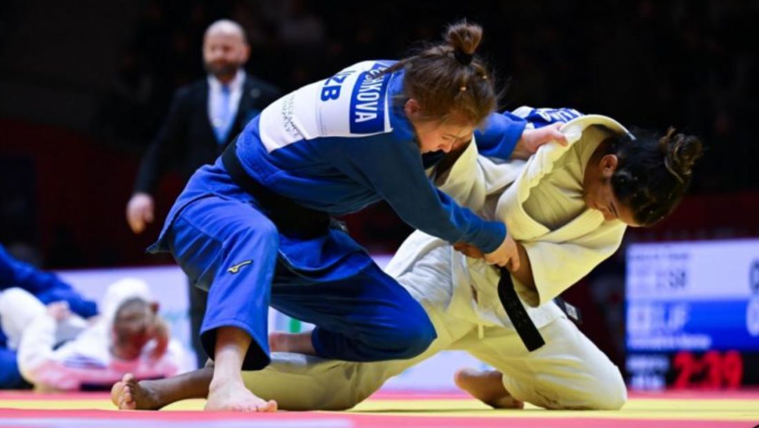 Jéssica Lima, de branco, perde o bronze no Grand Slam de Tashkent