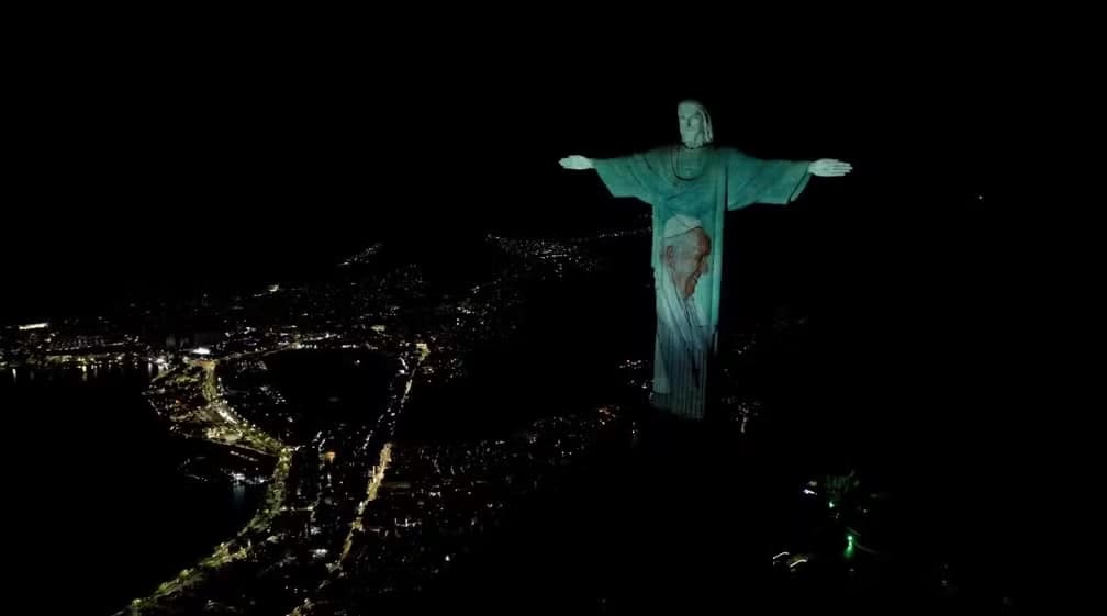 Projeção foi uma iniciativa conjunta da Arquidiocese do Rio, por meio do Santuário do Cristo Redentor, com o aplicativo católico Hallow