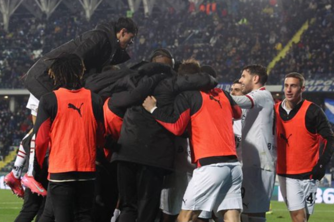 Milan vence fora de casa