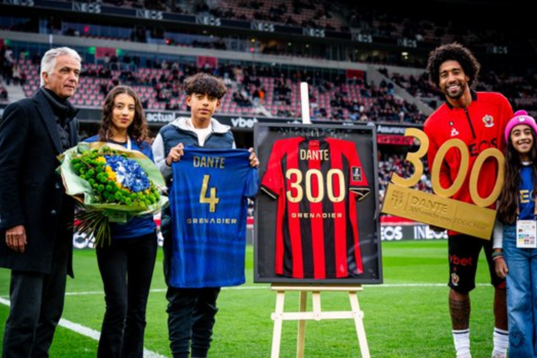 Homagem do Nice ao zagueiro brasileiro Dante, que completou 300 jogos pelo clube francês