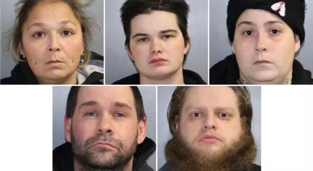 Precious Arzuaga, Emily Motyka, Jennifer A. Quijano, Kyle Sage e Patrick A. Goodwin foram presos acusados de torturar e matar um homem trans de 24 anos, nos Estados Unidos